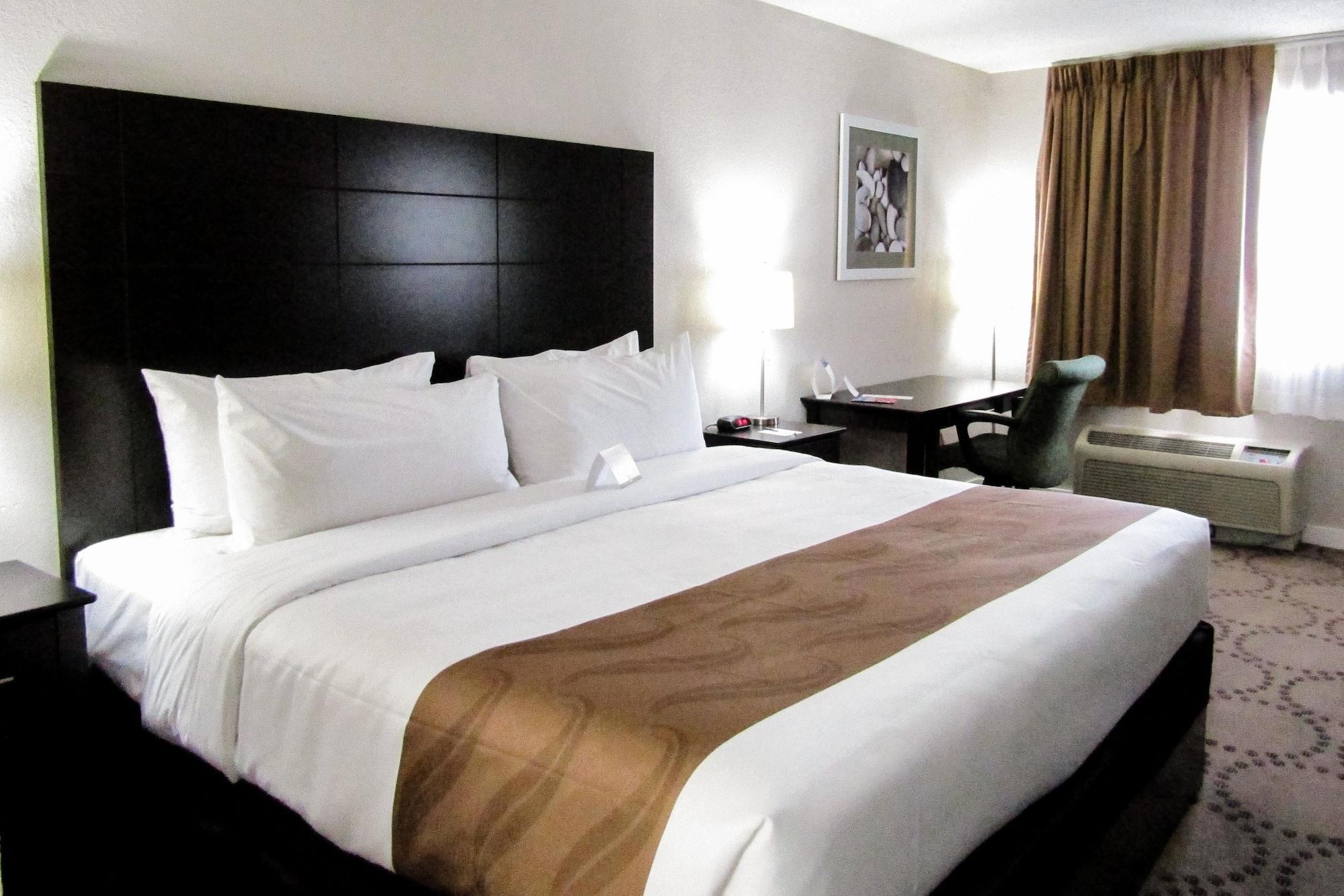 Quality Inn & Suites Kissimmee By The Lake Four Corners エクステリア 写真