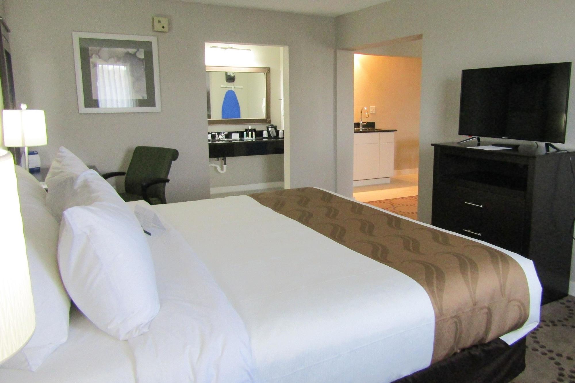 Quality Inn & Suites Kissimmee By The Lake Four Corners エクステリア 写真