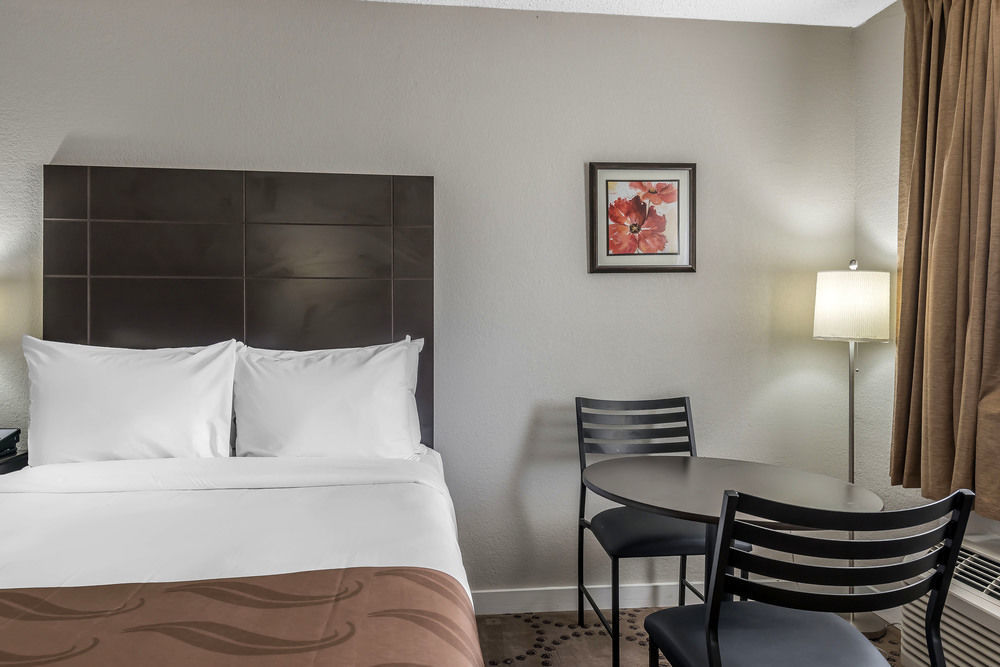 Quality Inn & Suites Kissimmee By The Lake Four Corners エクステリア 写真
