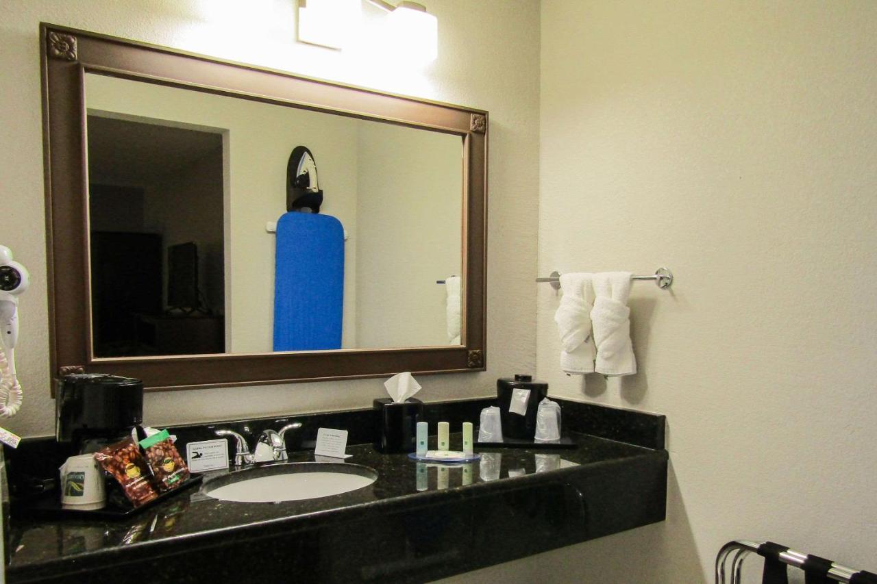 Quality Inn & Suites Kissimmee By The Lake Four Corners エクステリア 写真